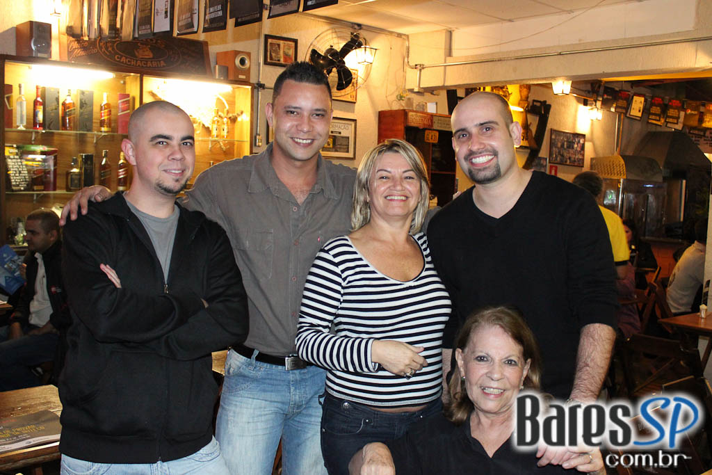 Happy Hour na Sextas-Feiras no Bar dos Cornos - Ação Faculdade Estácio Happy Hour na Sextas-Feiras no Bar dos Cornos - Ação Faculdade Estácio