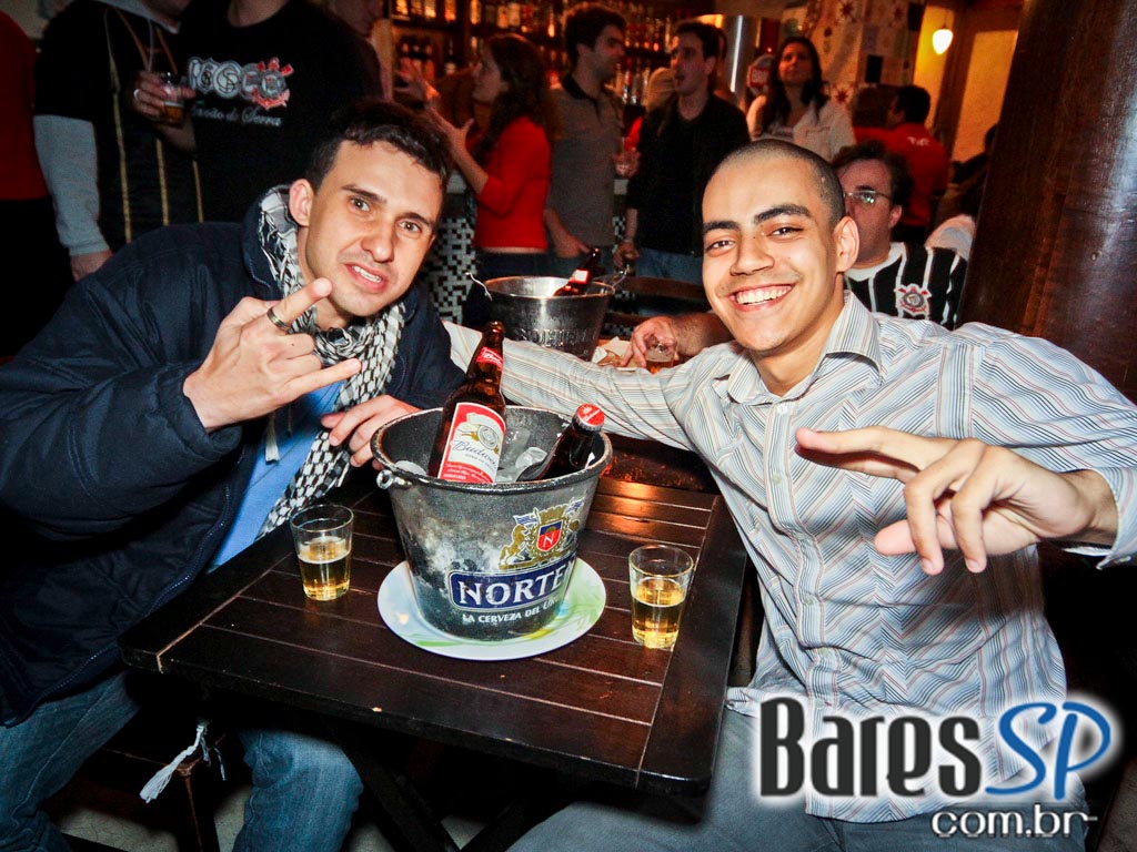 Os sucessos da MPB e pop rock no Porto Madalena Os sucessos da MPB e pop rock no Porto Madalena