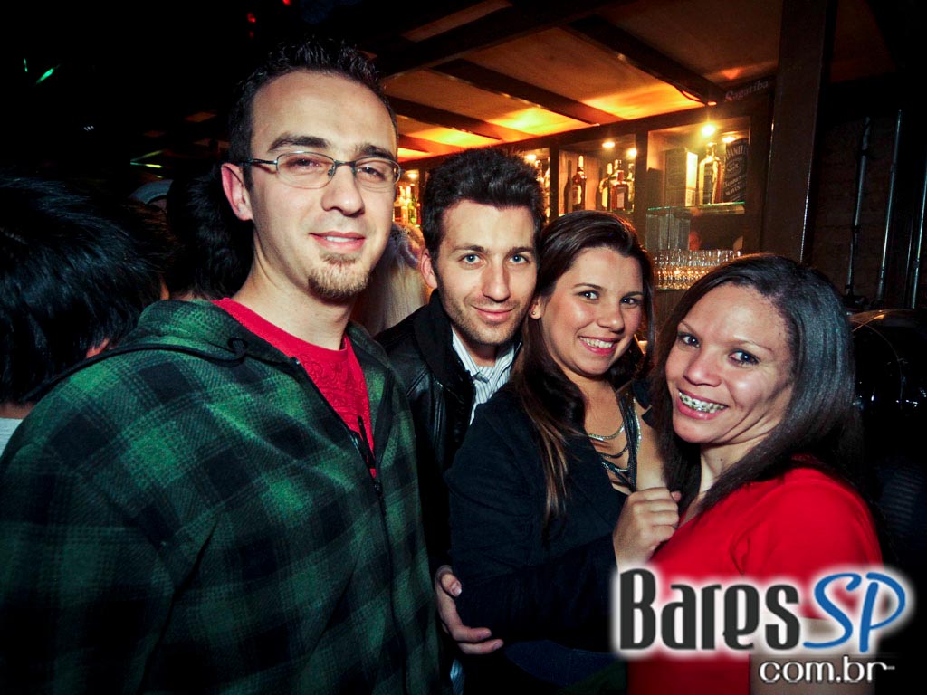 Programação especial com direito a double caipirinha no Café Aurora Programação especial com direito a double caipirinha no Café Aurora