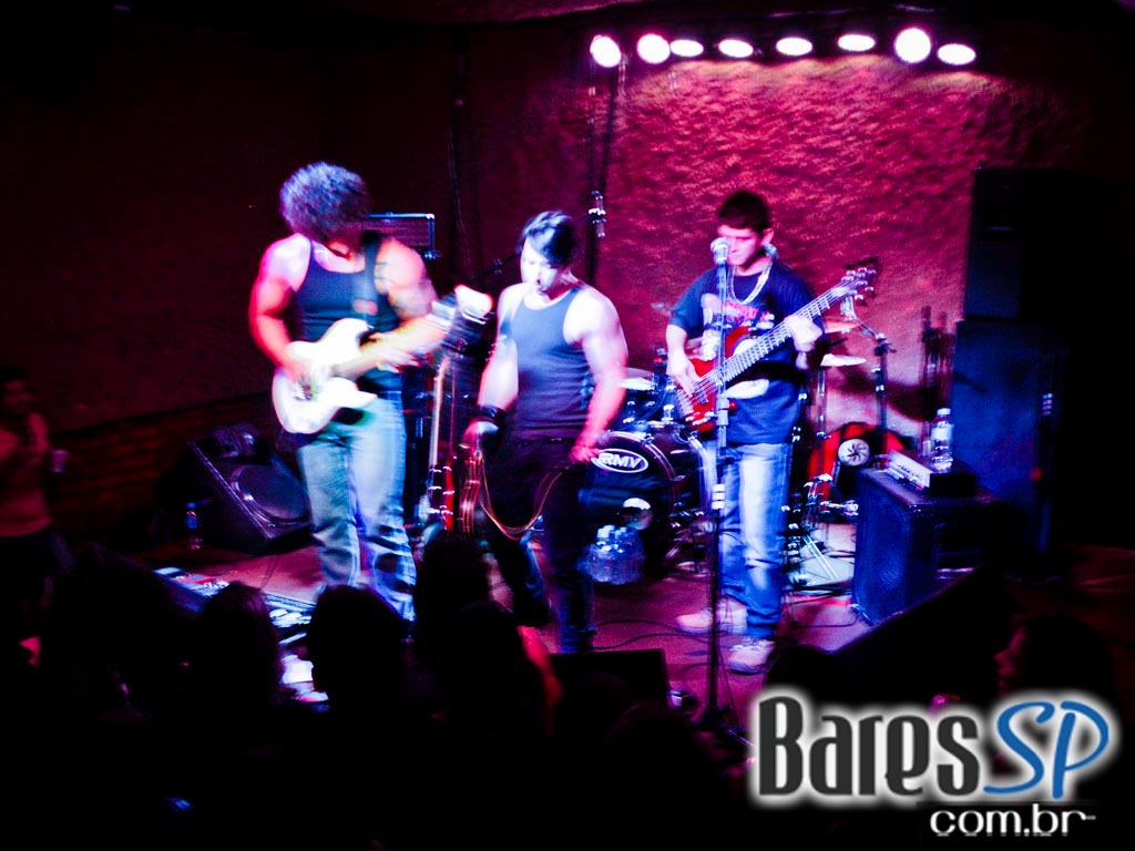 Programação especial com direito a double caipirinha no Café Aurora Programação especial com direito a double caipirinha no Café Aurora