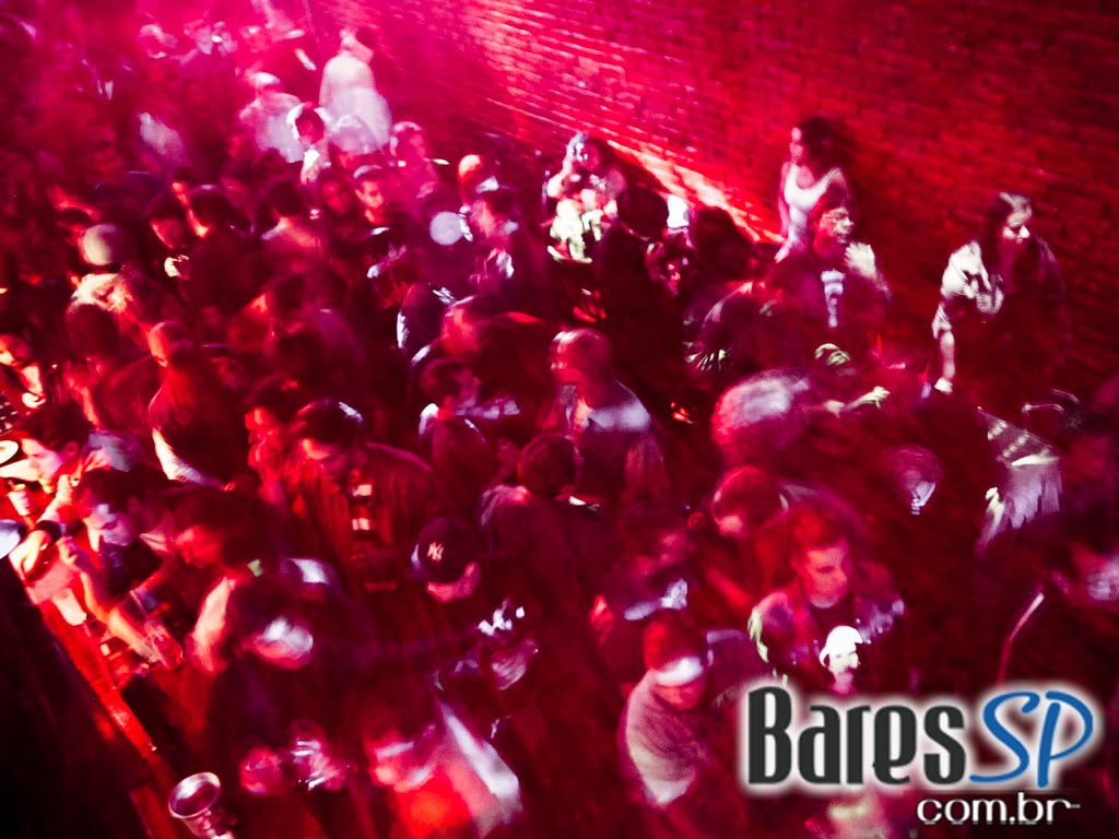 Programação especial com direito a double caipirinha no Café Aurora Programação especial com direito a double caipirinha no Café Aurora