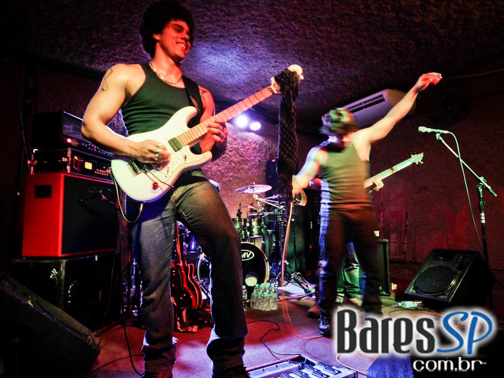 Programação especial com direito a double caipirinha no Café Aurora Programação especial com direito a double caipirinha no Café Aurora