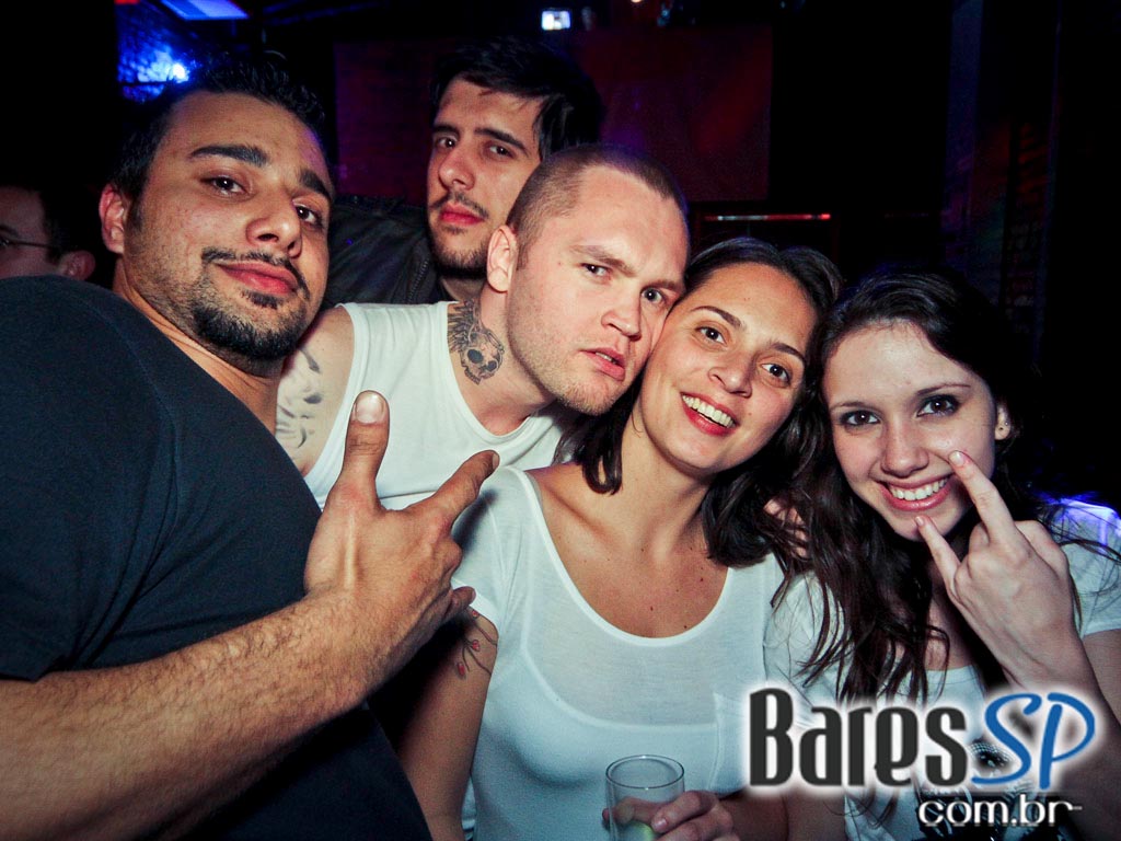 Programação especial com direito a double caipirinha no Café Aurora Programação especial com direito a double caipirinha no Café Aurora