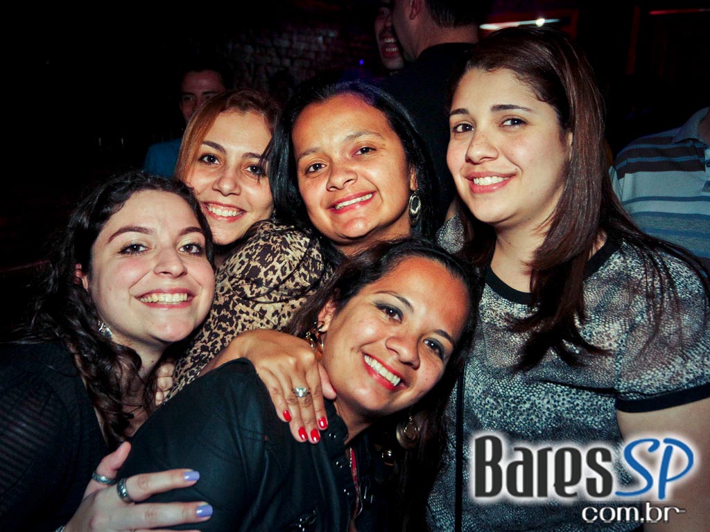 Programação especial com direito a double caipirinha no Café Aurora Programação especial com direito a double caipirinha no Café Aurora