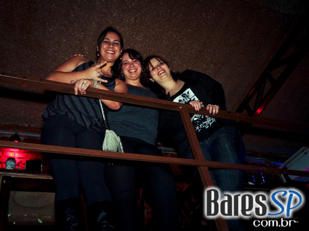 Programação especial com direito a double caipirinha no Café Aurora Programação especial com direito a double caipirinha no Café Aurora