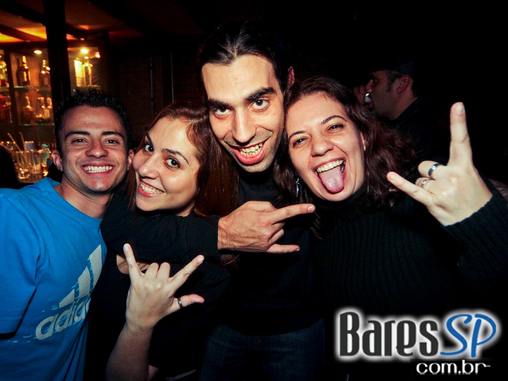 Programação especial com direito a double caipirinha no Café Aurora Programação especial com direito a double caipirinha no Café Aurora