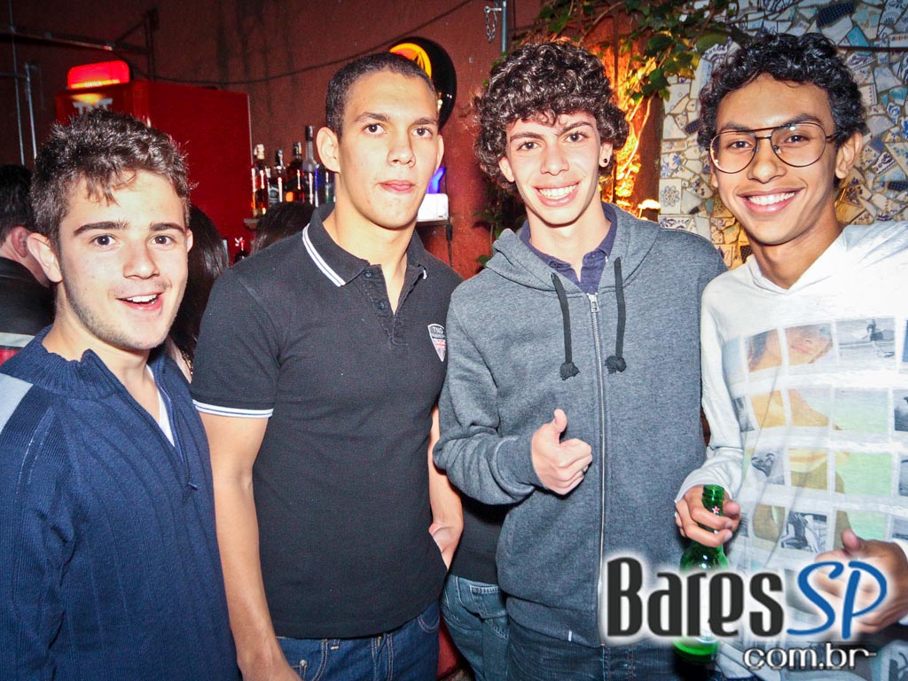 A Marcenaria recebeu a banda Erculóide na noite de sábado A Marcenaria recebeu a banda Erculóide na noite de sábado