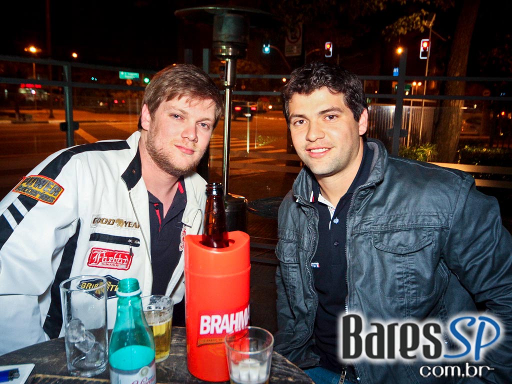 Rock acústico na sexta-feira do Eu Tu Eles Bar Rock acústico na sexta-feira do Eu Tu Eles Bar