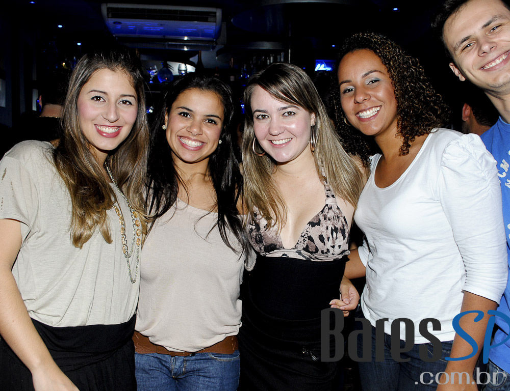 Aconteceu na sexta-feira a Festa Dancing Machine no Blue Velvet Aconteceu na sexta-feira a Festa Dancing Machine no Blue Velvet