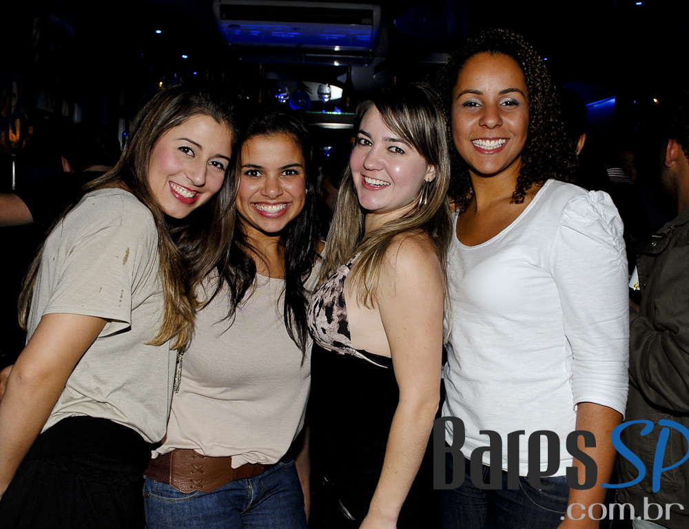 Aconteceu na sexta-feira a Festa Dancing Machine no Blue Velvet Aconteceu na sexta-feira a Festa Dancing Machine no Blue Velvet