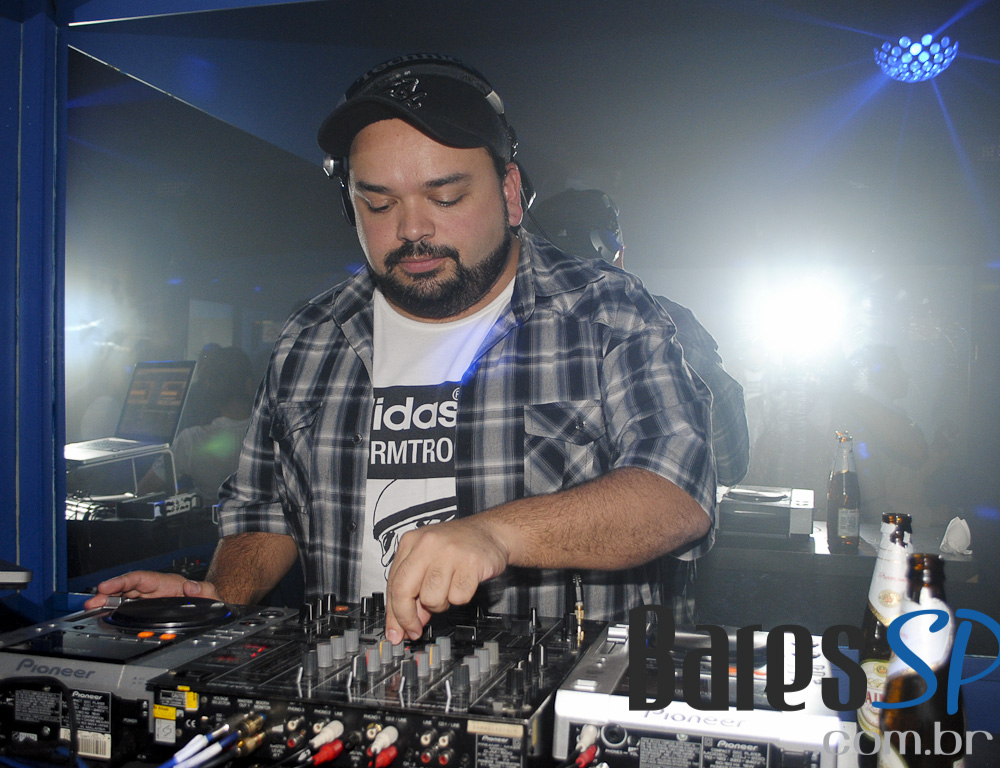 Aconteceu na sexta-feira a Festa Dancing Machine no Blue Velvet Aconteceu na sexta-feira a Festa Dancing Machine no Blue Velvet