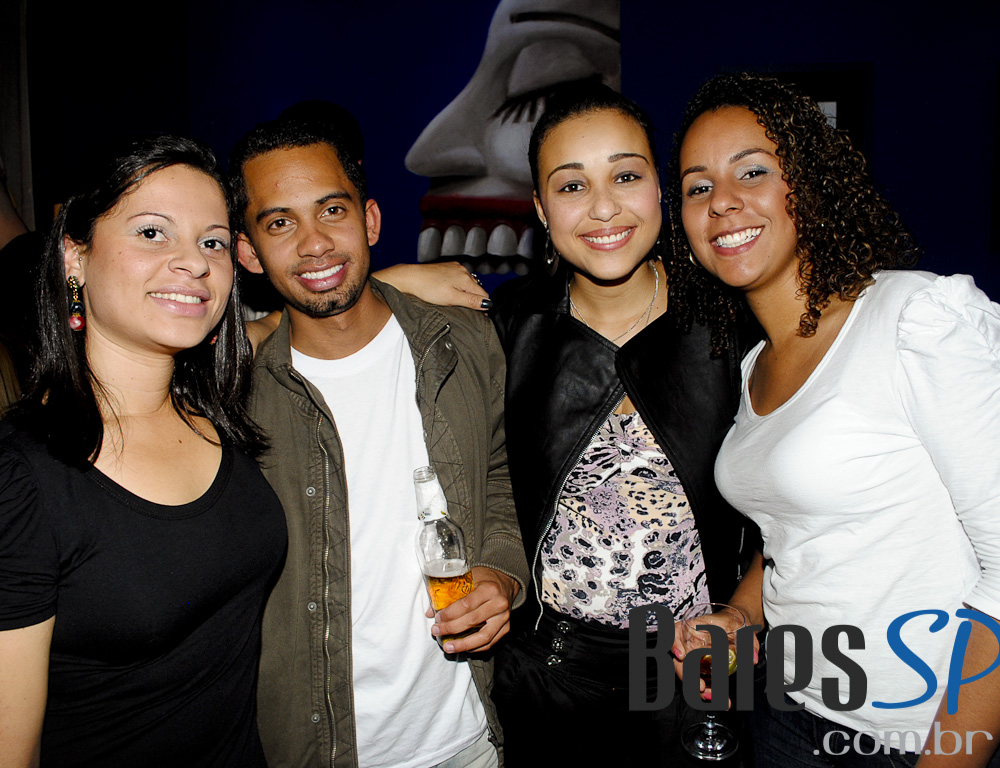 Aconteceu na sexta-feira a Festa Dancing Machine no Blue Velvet Aconteceu na sexta-feira a Festa Dancing Machine no Blue Velvet