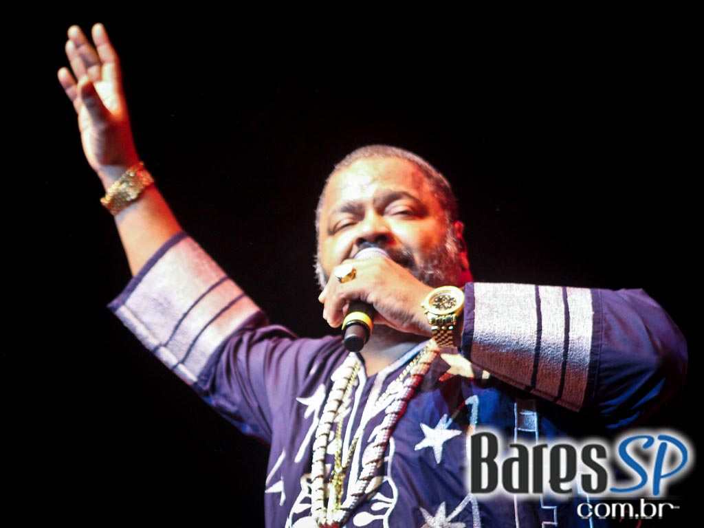 Show do cantor Arlindo Cruz no palco do Credicard Hall Show do cantor Arlindo Cruz no palco do Credicard Hall