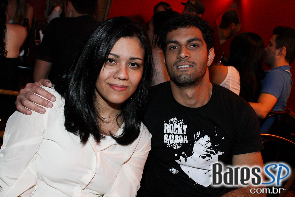 Banda Hi Five levou clássicos do rock ao palco do Willi Willie Bar e Arqueria Banda Hi Five levou clássicos do rock ao palco do Willi Willie Bar e Arqueria