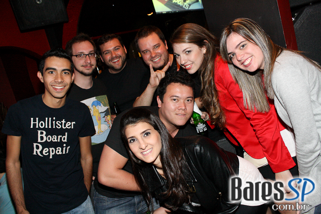 Banda Hi Five levou clássicos do rock ao palco do Willi Willie Bar e Arqueria Banda Hi Five levou clássicos do rock ao palco do Willi Willie Bar e Arqueria