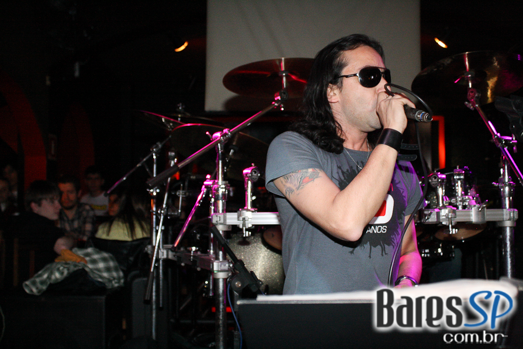 Banda Hi Five levou clássicos do rock ao palco do Willi Willie Bar e Arqueria Banda Hi Five levou clássicos do rock ao palco do Willi Willie Bar e Arqueria