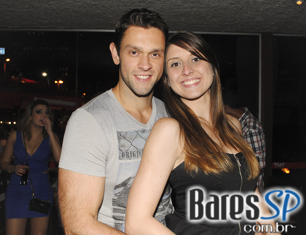 Boteco Vila Rica ofereceu bolinho de casquinha de siri no Happy Hour Boteco Vila Rica ofereceu bolinho de casquinha de siri no Happy Hour