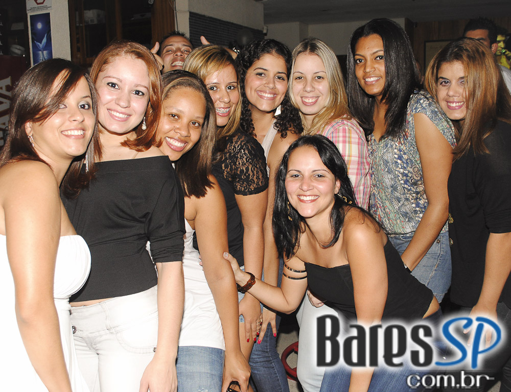 Boteco Vila Rica ofereceu bolinho de casquinha de siri no Happy Hour Boteco Vila Rica ofereceu bolinho de casquinha de siri no Happy Hour