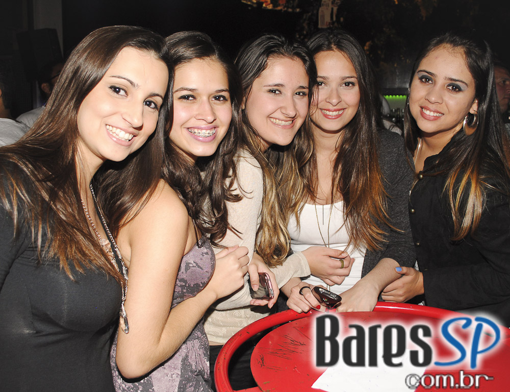 Boteco Vila Rica ofereceu bolinho de casquinha de siri no Happy Hour Boteco Vila Rica ofereceu bolinho de casquinha de siri no Happy Hour