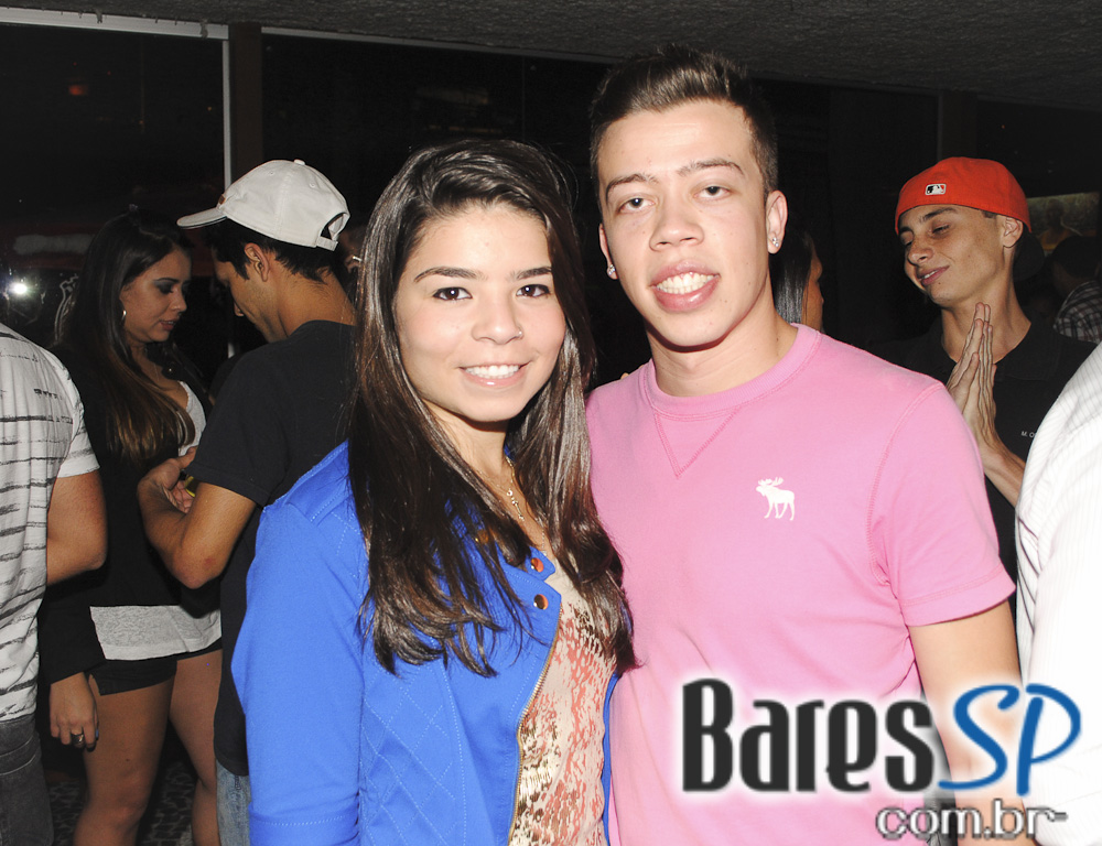 Boteco Vila Rica ofereceu bolinho de casquinha de siri no Happy Hour Boteco Vila Rica ofereceu bolinho de casquinha de siri no Happy Hour