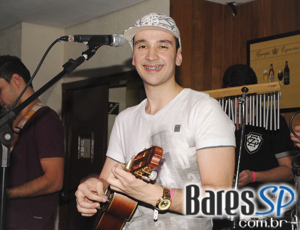 Boteco Vila Rica ofereceu bolinho de casquinha de siri no Happy Hour Boteco Vila Rica ofereceu bolinho de casquinha de siri no Happy Hour