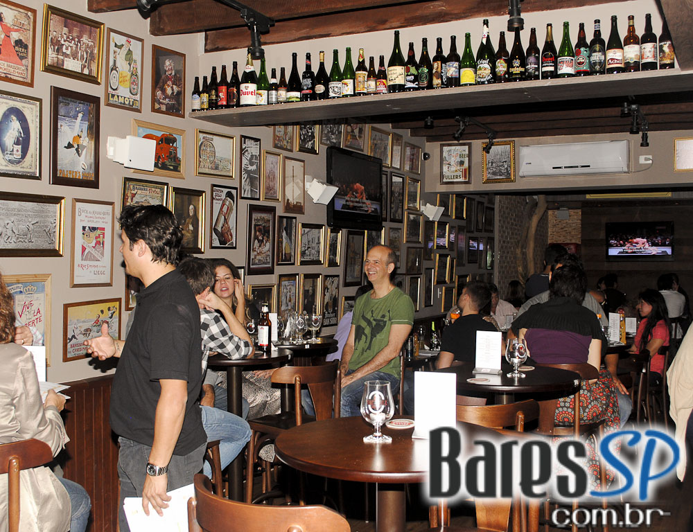 Programação com variedades de cervejas no The Ale House Pub Programação com variedades de cervejas no The Ale House Pub