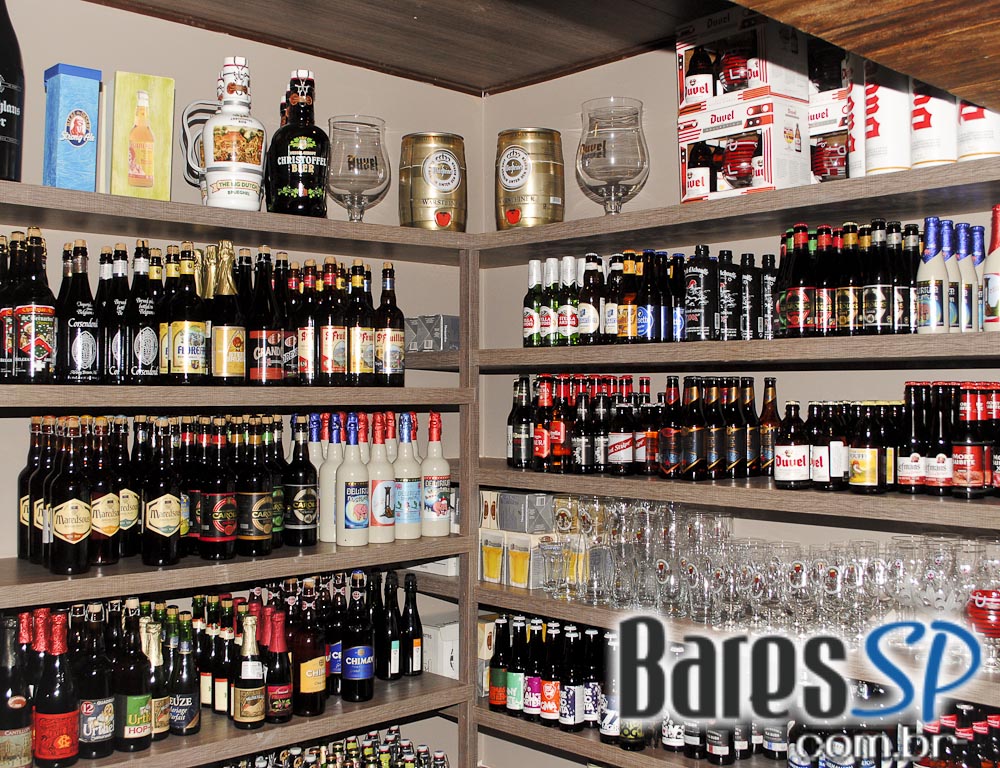 Programação com variedades de cervejas no The Ale House Pub Programação com variedades de cervejas no The Ale House Pub