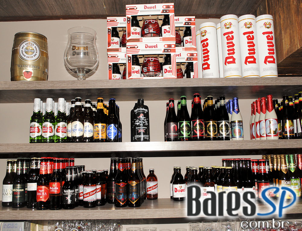 Programação com variedades de cervejas no The Ale House Pub Programação com variedades de cervejas no The Ale House Pub