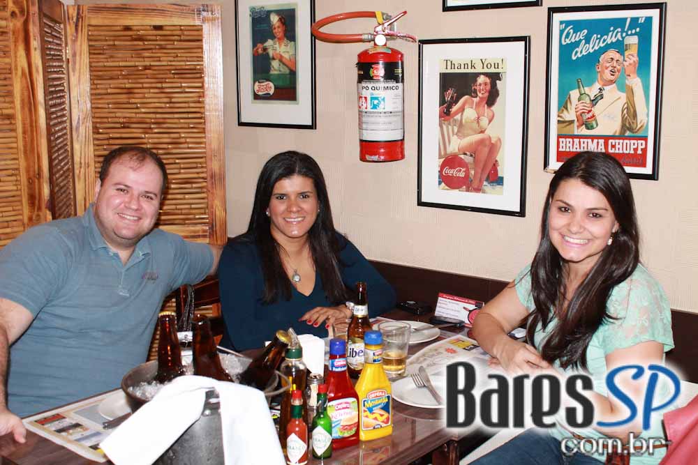 Música ao vivo e karaokê na noite de sexta-feira do Seu Beraldo Música ao vivo e karaokê na noite de sexta-feira do Seu Beraldo