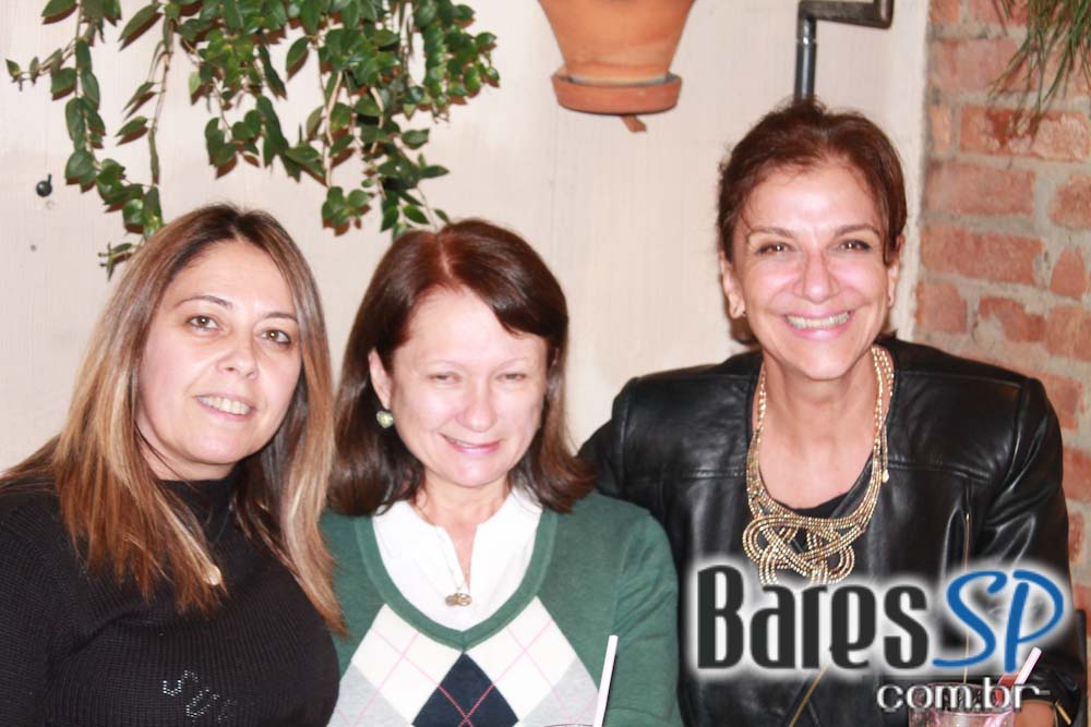 Música ao vivo e karaokê na noite de sexta-feira do Seu Beraldo Música ao vivo e karaokê na noite de sexta-feira do Seu Beraldo