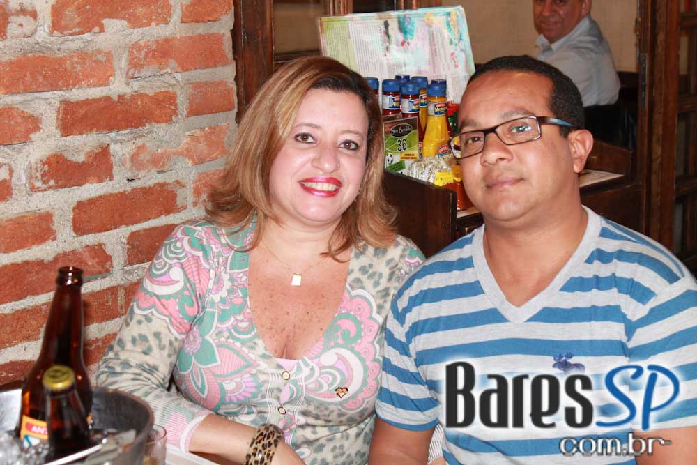 Música ao vivo e karaokê na noite de sexta-feira do Seu Beraldo Música ao vivo e karaokê na noite de sexta-feira do Seu Beraldo