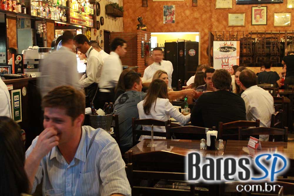 Música ao vivo e karaokê na noite de sexta-feira do Seu Beraldo Música ao vivo e karaokê na noite de sexta-feira do Seu Beraldo