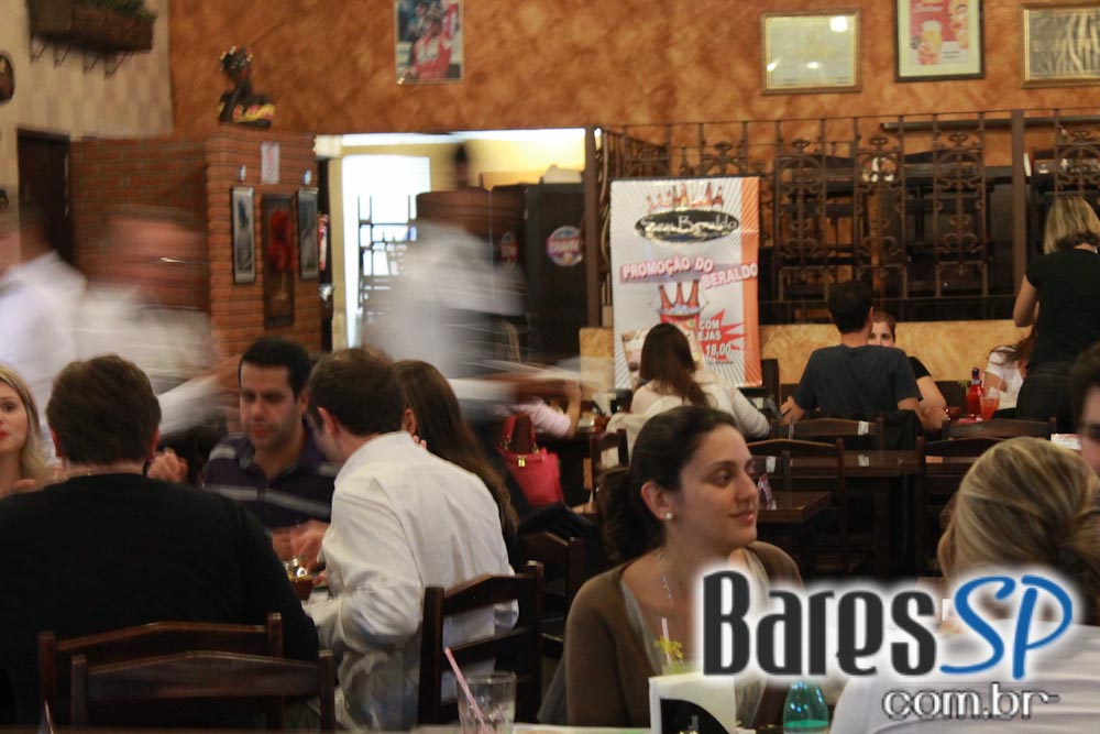 Música ao vivo e karaokê na noite de sexta-feira do Seu Beraldo Música ao vivo e karaokê na noite de sexta-feira do Seu Beraldo