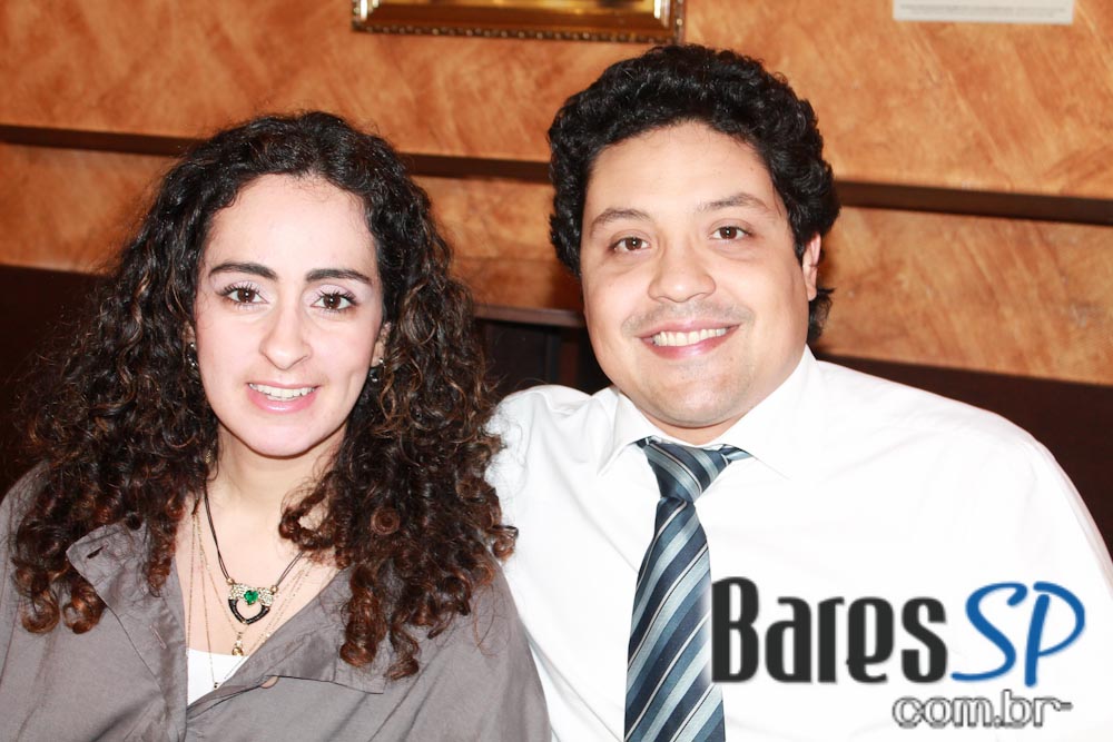 Música ao vivo e karaokê na noite de sexta-feira do Seu Beraldo Música ao vivo e karaokê na noite de sexta-feira do Seu Beraldo