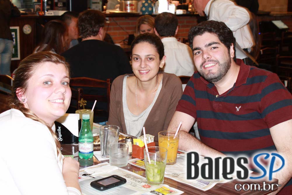 Música ao vivo e karaokê na noite de sexta-feira do Seu Beraldo Música ao vivo e karaokê na noite de sexta-feira do Seu Beraldo