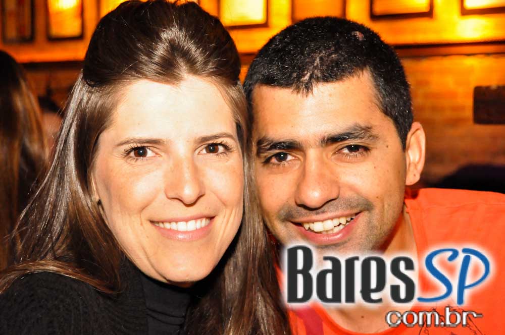 Companhia da Cerveja ofereceu bolinho de tapioca e mini hambúrguer no Happy Hour Companhia da Cerveja ofereceu bolinho de tapioca e mini hambúrguer no Happy Hour