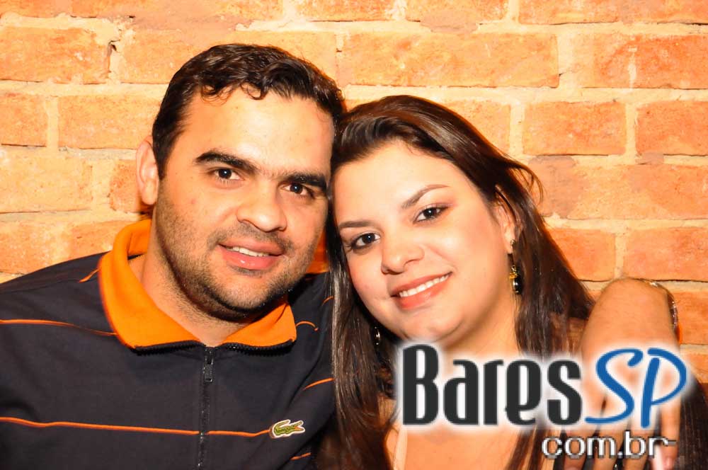 Companhia da Cerveja ofereceu bolinho de tapioca e mini hambúrguer no Happy Hour Companhia da Cerveja ofereceu bolinho de tapioca e mini hambúrguer no Happy Hour