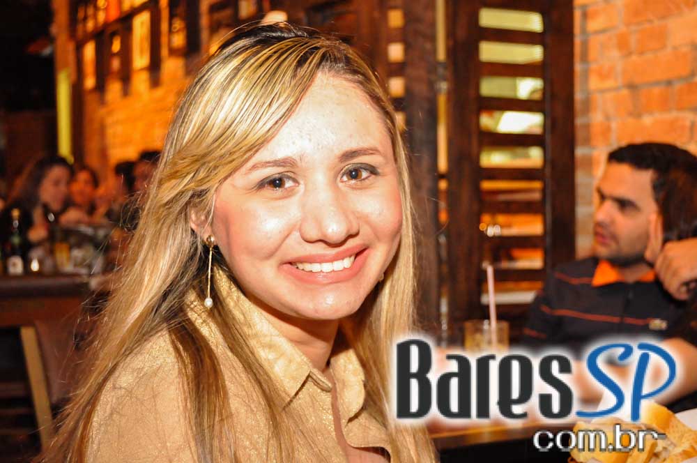 Companhia da Cerveja ofereceu bolinho de tapioca e mini hambúrguer no Happy Hour Companhia da Cerveja ofereceu bolinho de tapioca e mini hambúrguer no Happy Hour