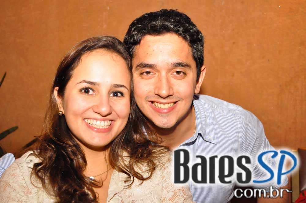 Companhia da Cerveja ofereceu bolinho de tapioca e mini hambúrguer no Happy Hour Companhia da Cerveja ofereceu bolinho de tapioca e mini hambúrguer no Happy Hour