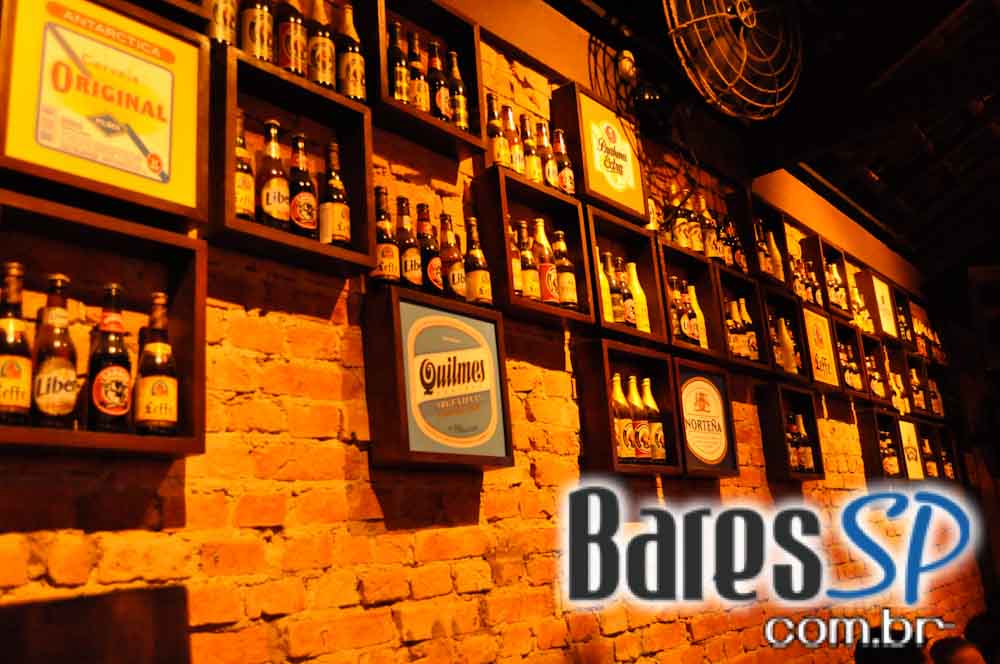 Companhia da Cerveja ofereceu bolinho de tapioca e mini hambúrguer no Happy Hour Companhia da Cerveja ofereceu bolinho de tapioca e mini hambúrguer no Happy Hour