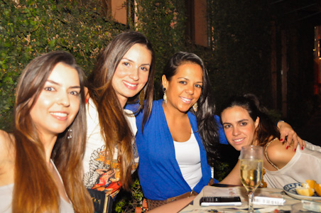 Cardápio com pratos litorâneos e cerveja gelada no Bar José Menino