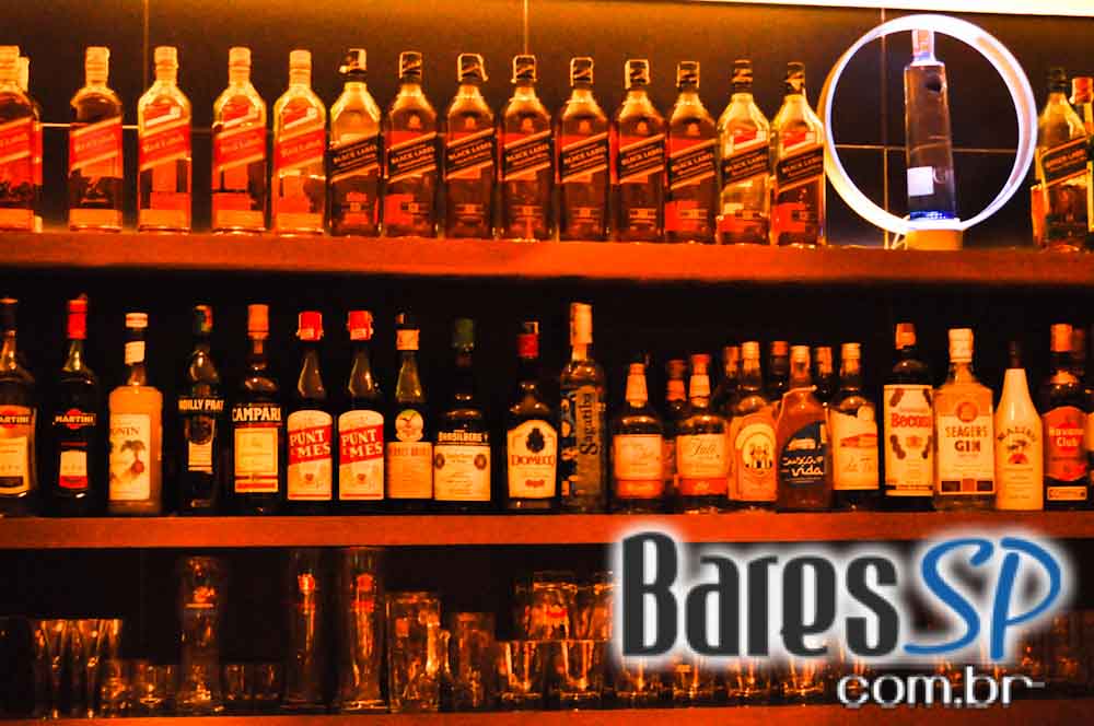 Evviva Restobar ofereceu ambiente intimista e cardápio variado na quinta-feira Evviva Restobar ofereceu ambiente intimista e cardápio variado na quinta-feira