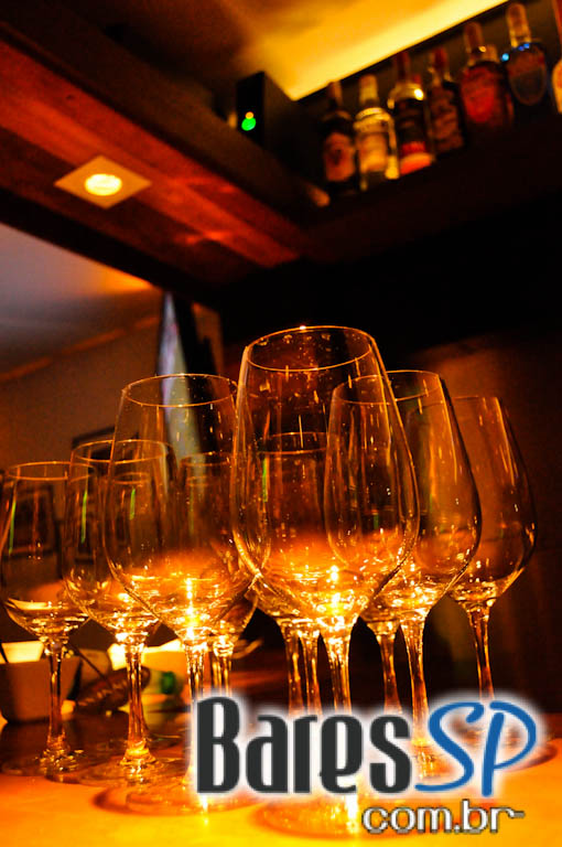 Evviva Restobar ofereceu ambiente intimista e cardápio variado na quinta-feira Evviva Restobar ofereceu ambiente intimista e cardápio variado na quinta-feira