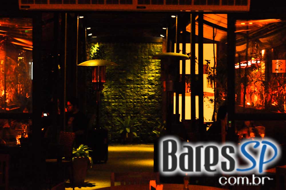 Evviva Restobar ofereceu ambiente intimista e cardápio variado na quinta-feira Evviva Restobar ofereceu ambiente intimista e cardápio variado na quinta-feira