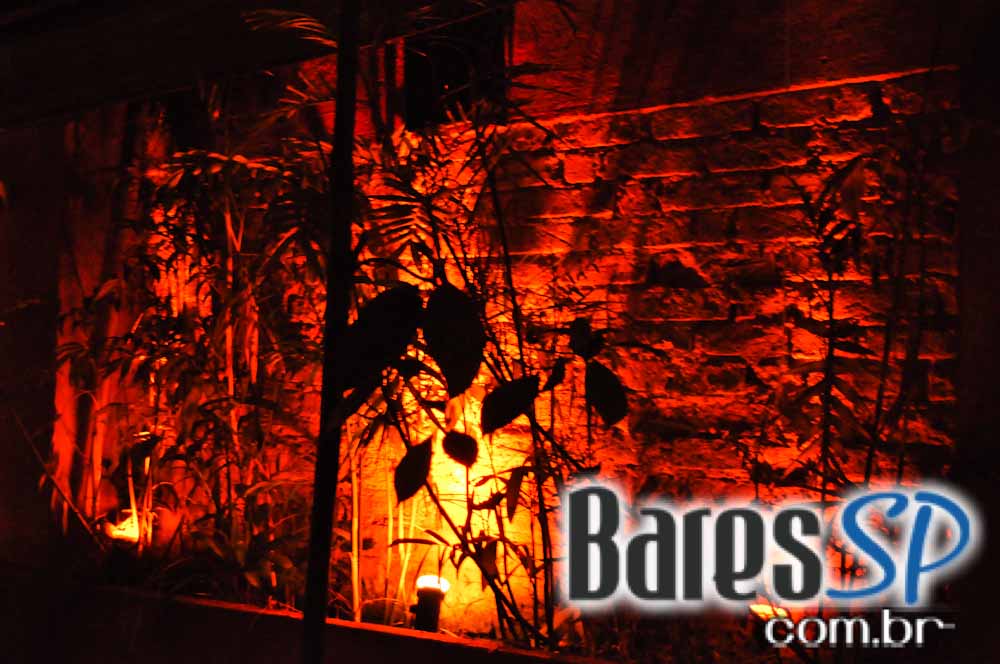 Evviva Restobar ofereceu ambiente intimista e cardápio variado na quinta-feira Evviva Restobar ofereceu ambiente intimista e cardápio variado na quinta-feira