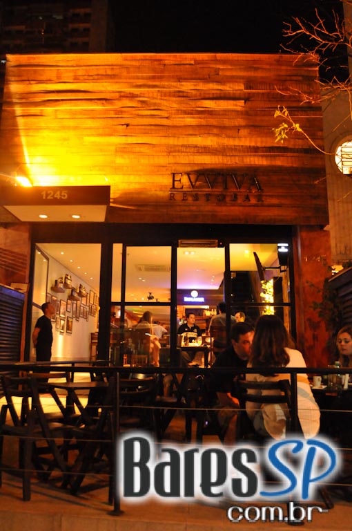 Evviva Restobar ofereceu ambiente intimista e cardápio variado na quinta-feira Evviva Restobar ofereceu ambiente intimista e cardápio variado na quinta-feira
