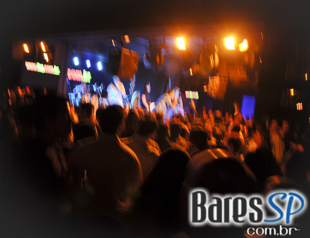 Club A apresentou o show do grupo Inimigos da HP Club A apresentou o show do grupo Inimigos da HP