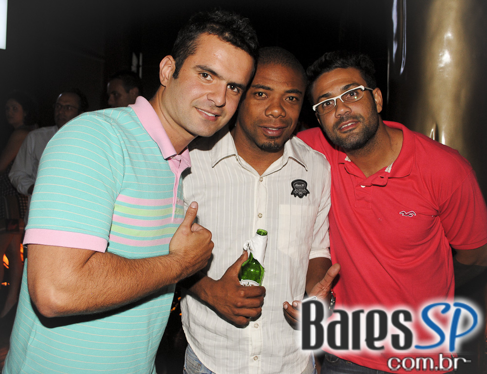 Club A apresentou o show do grupo Inimigos da HP Club A apresentou o show do grupo Inimigos da HP