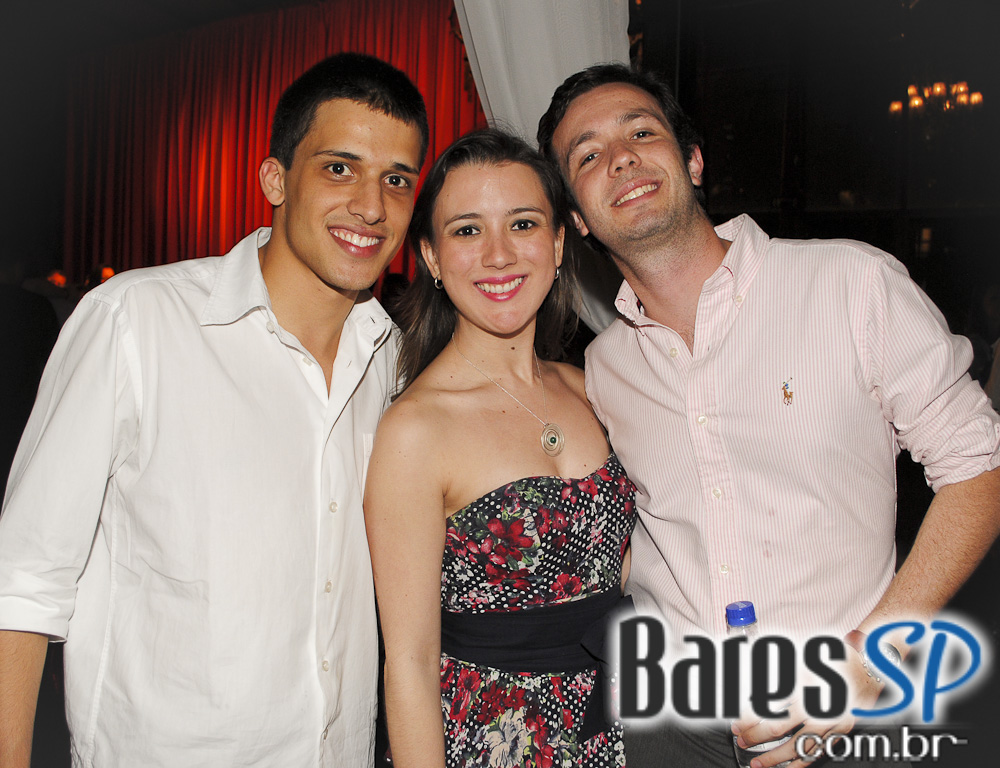 Club A apresentou o show do grupo Inimigos da HP Club A apresentou o show do grupo Inimigos da HP