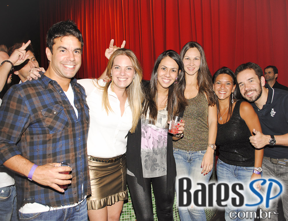 Club A apresentou o show do grupo Inimigos da HP Club A apresentou o show do grupo Inimigos da HP